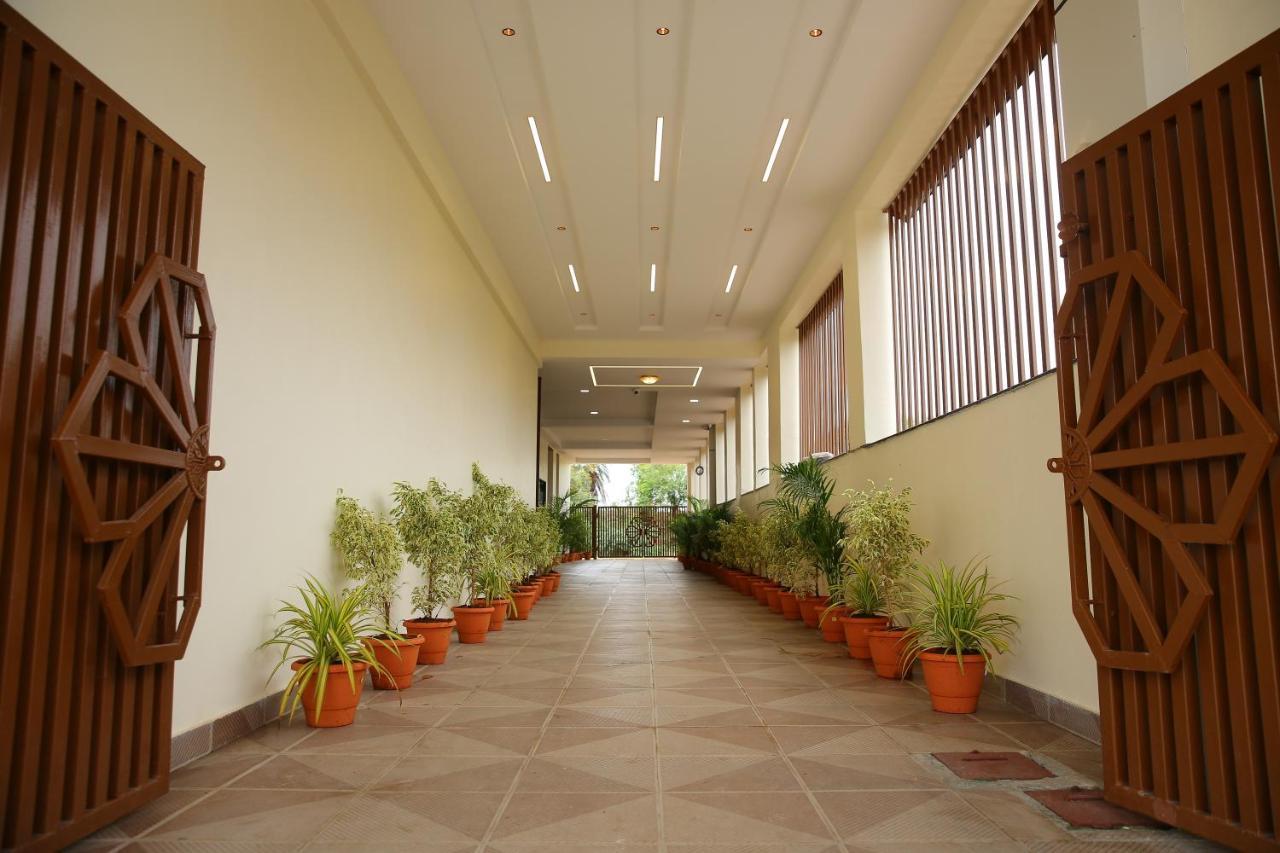 Hotel Maruthi Inn Nirmal  Luaran gambar